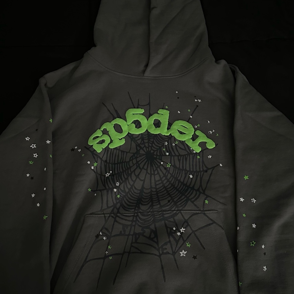 spider hoodie size medium